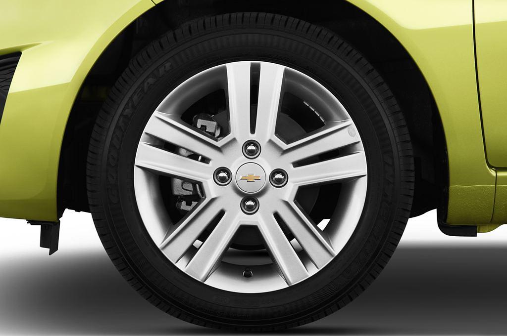 Chevrolet Spark (Baujahr 2013) LS 5 Türen Reifen und Felge