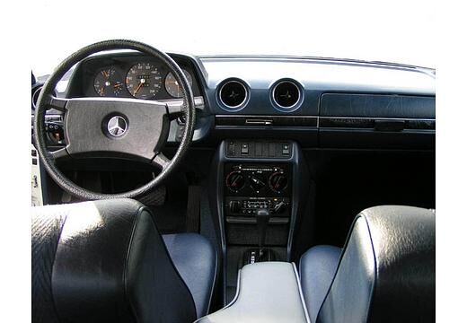 Mercedes-Benz W 123 Limousine (1975–1986)