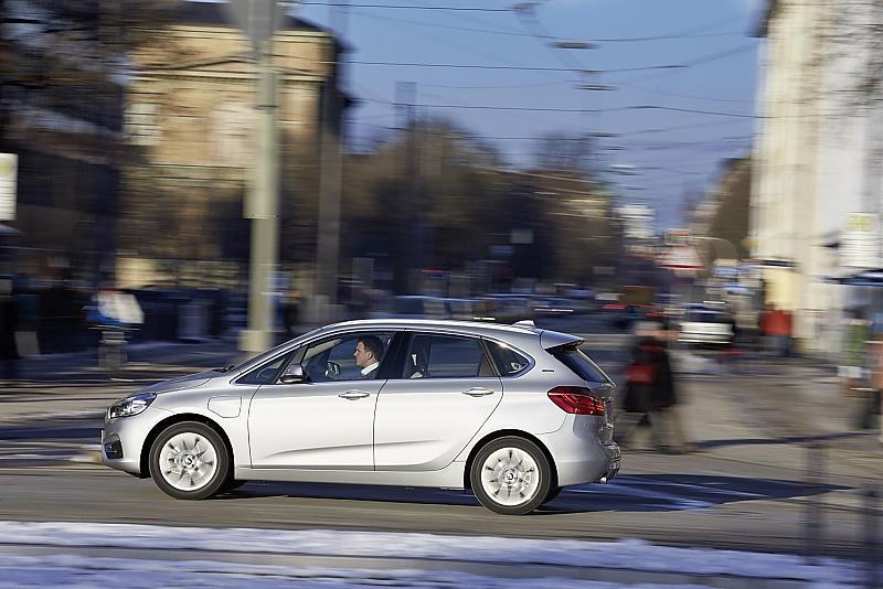 BMW 225xe Active Tourer - 4,34 Meter lang
