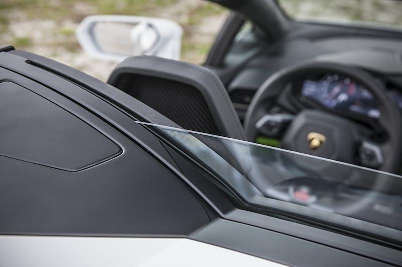 Lamborghini Huracan LP 610-4 Spyder - elektrisches Windschott