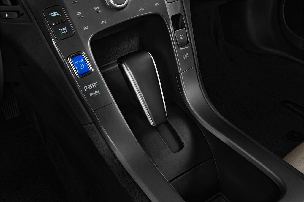 Chevrolet Volt (Baujahr 2012) - 4 Türen Schalthebel