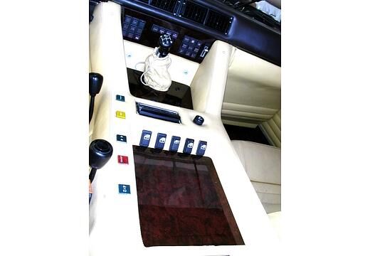 Lamborghini LM002 SUV (1986–1993) LP5000S QV (455 PS)