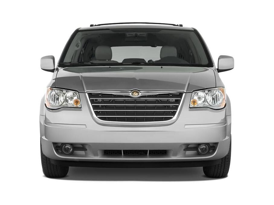 Chrysler Grand Voyager (Baujahr 2010) Touring 5 Türen Frontansicht