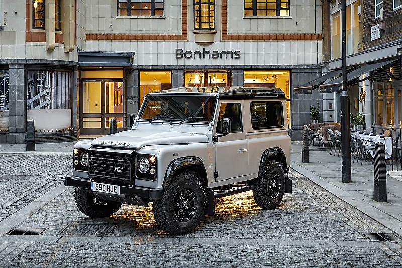 Dieser Land Rover Defender wurde bei Bonhams versteigert.