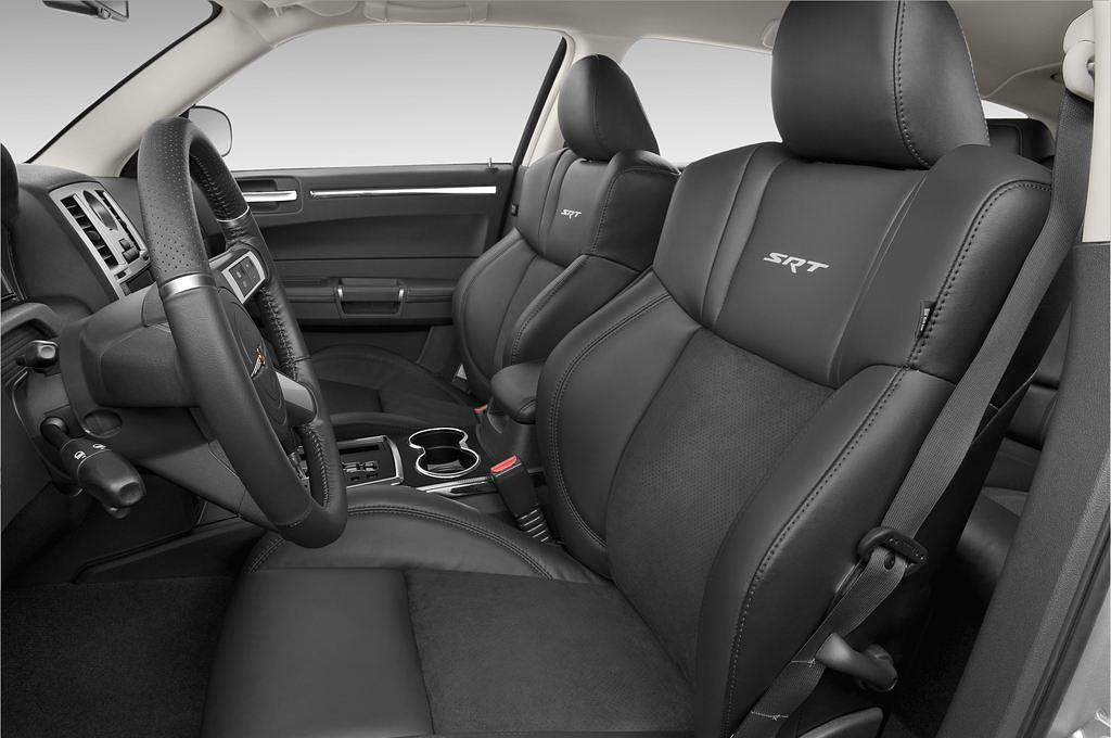 Chrysler 300 (Baujahr 2010) - 5 Türen Vordersitze