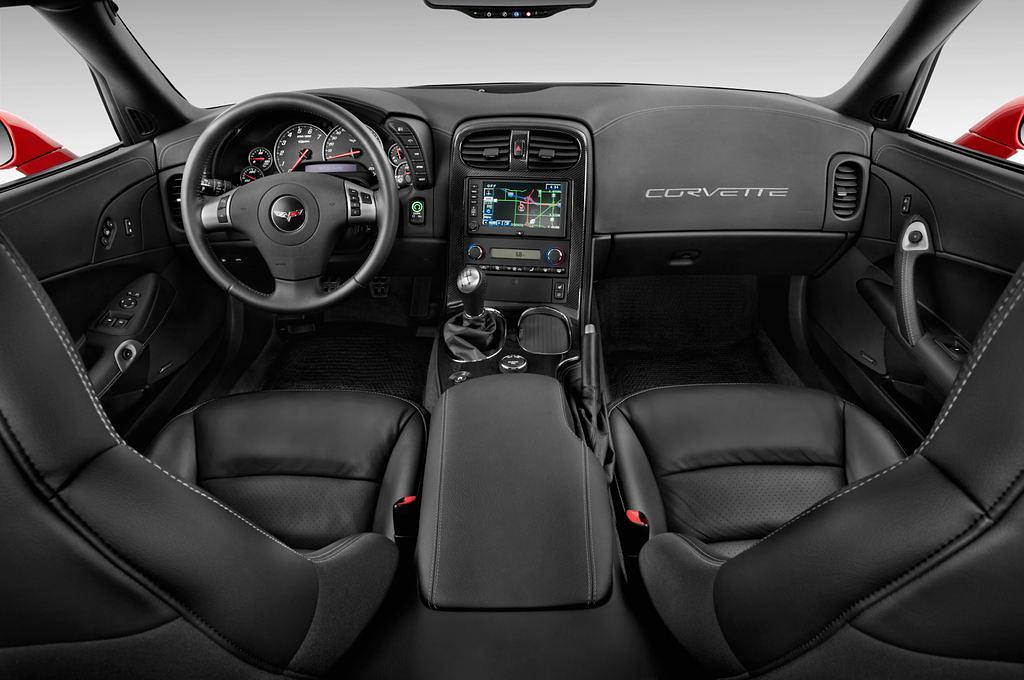 Chevrolet Corvette (Baujahr 2012) Z06 2 Türen Cockpit und Innenraum