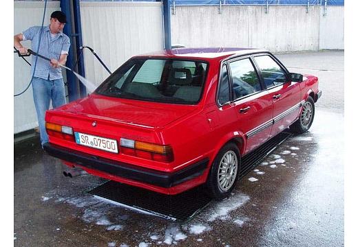 Audi 80 Limousine (1978–1986) 1.3 (55 PS)