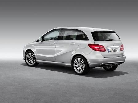 Doppelter Stutzen: Der Mercedes-Benz B 200 Natural Gas Drive läßt sich mit Gas und mit Benzin betanken
