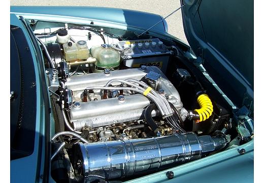 Alfa Romeo Spider Cabrio (1983–1989) 1.9 (125 PS)