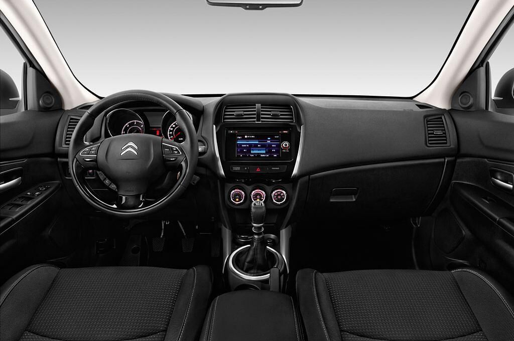 Citroen C4 Aircross (Baujahr 2016) Exclusive 5 Türen Cockpit und Innenraum