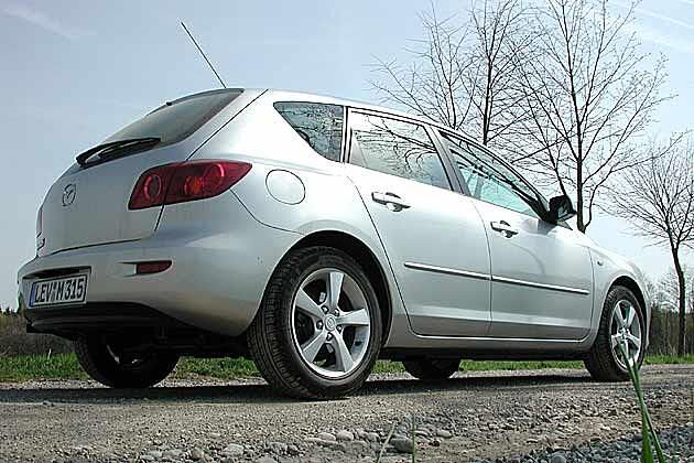 Die seitlichen Schutzleisten für den Mazda 3 Sport sind sehr dezent ausgefallen