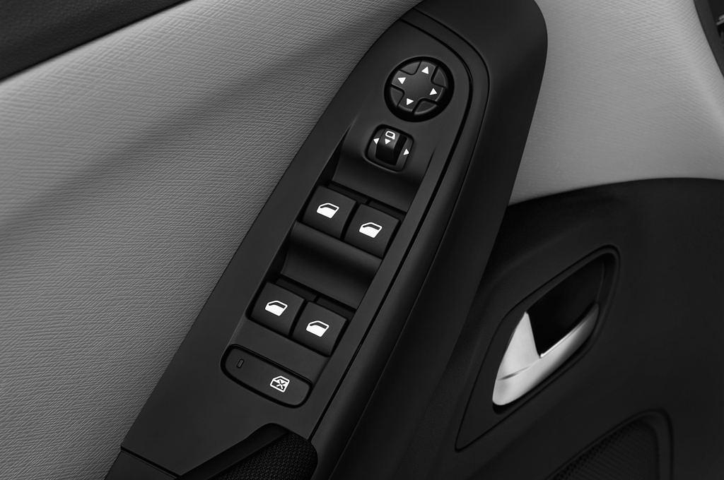 Citroen C4 Picasso (Baujahr 2014) Seduction 5 Türen Bedienungselemente Tür