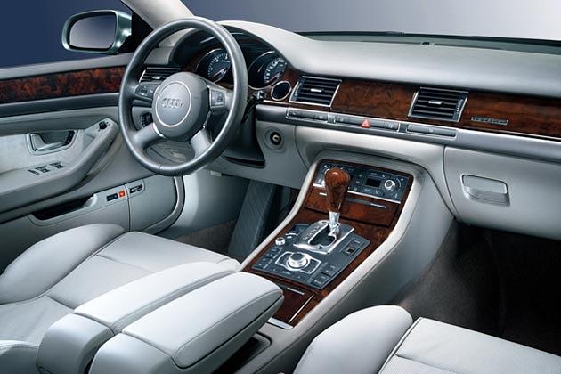 Übersichtlich und optimal zu bedienen: A8-Cockpit