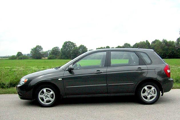 Mit 4,34 Metern ist die von uns getestete Steilheckvariante 14 Zentimeter länger als ein VW Golf