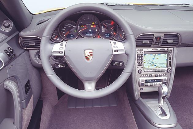 Das aufgefrischte Cockpit bietet größere Heizdüsen im Fußraum