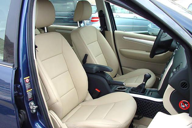 Die Sitze geben für ein Reisemobil ausreichend Seitenhalt