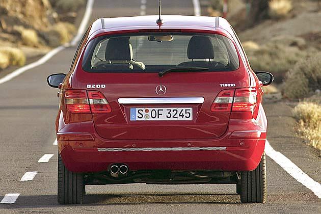 Der B 200 Turbo hat zwei runde Auspuffrohre
