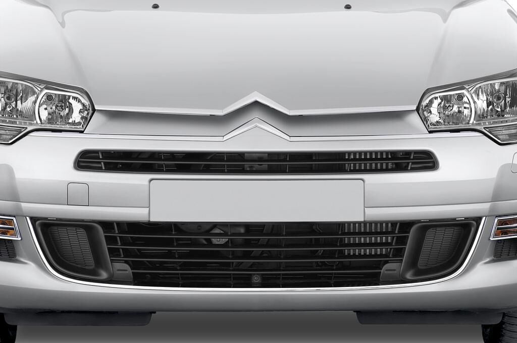 Citroen C5 (Baujahr 2010) VTR Plus 5 Türen Kühlergrill und Scheinwerfer