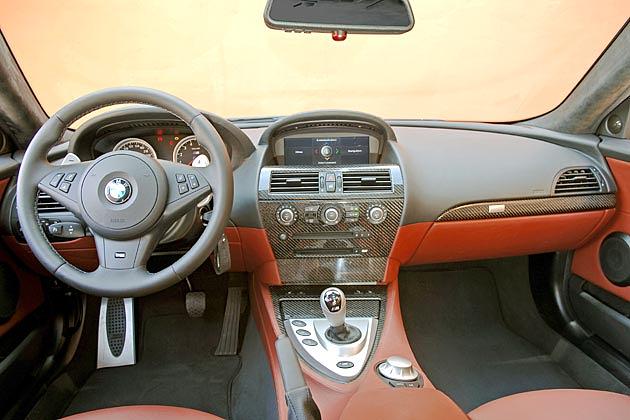 Schöner Fahren: Leder, Holz und Carbon-Optik