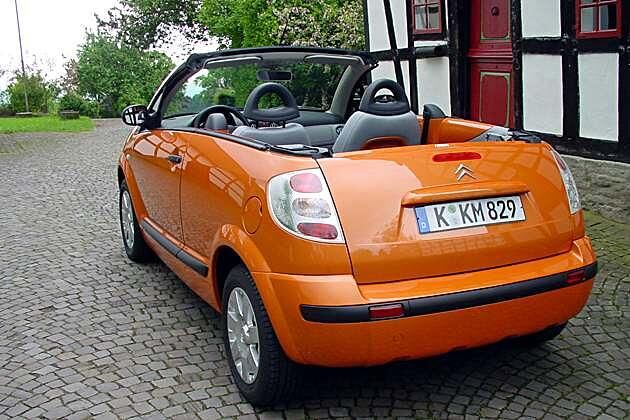 Damit das Nummernschild sichtbar ist, muss die Klappe zu sein - wie beim Kombi