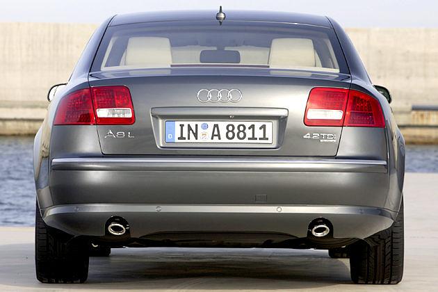 Der lange A8 trägt den Schriftzusatz "L"