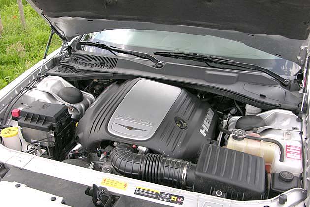 Gut getarnt: Der 5.7 Hemi-Motor