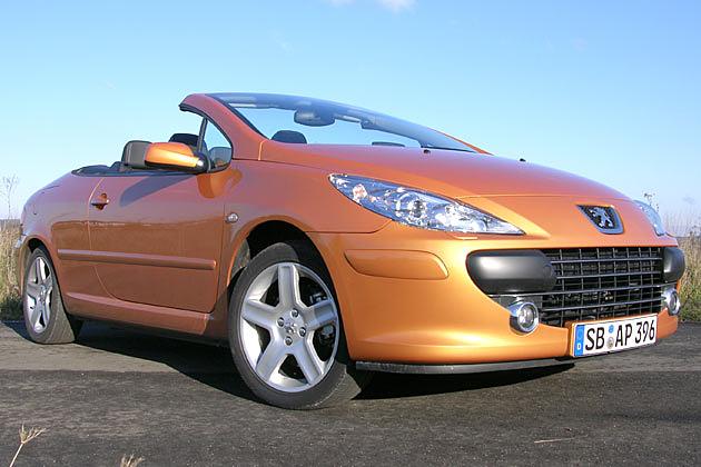 Die Nebelscheinwerfer sind bei allen Versionen des 307 CC Serie