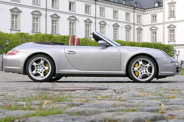 Teures Traumauto: Mit Keramikbremsen kostet der offene Carrera 4S über 110.000 Euro