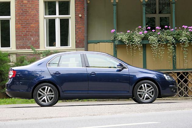 Der Jetta wirkt fast wie ein kleiner Passat