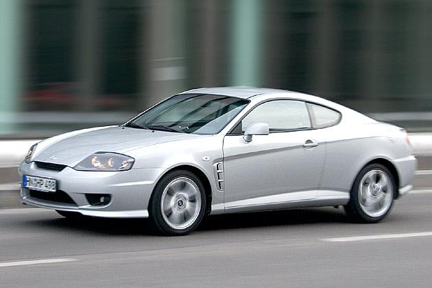 Mit V6 wird das Coupé bis zu 220 km/h schnell