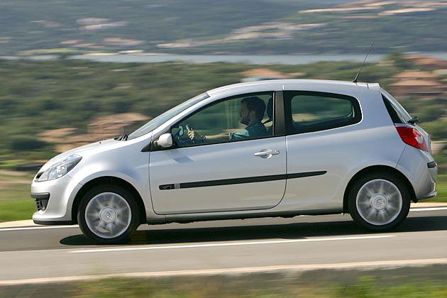 Mit rund vier Metern ist der Clio nun schon so lang wie ein VW Golf II