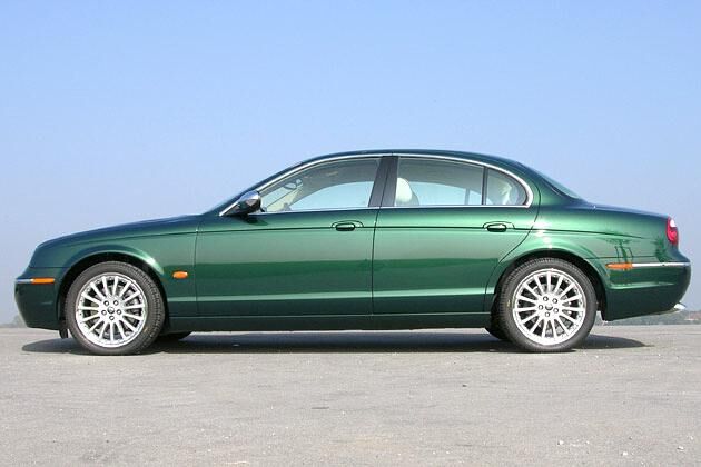 Steht ihm wirklich gut: Der S-Type trägt die Farbe Jaguar Racing Green