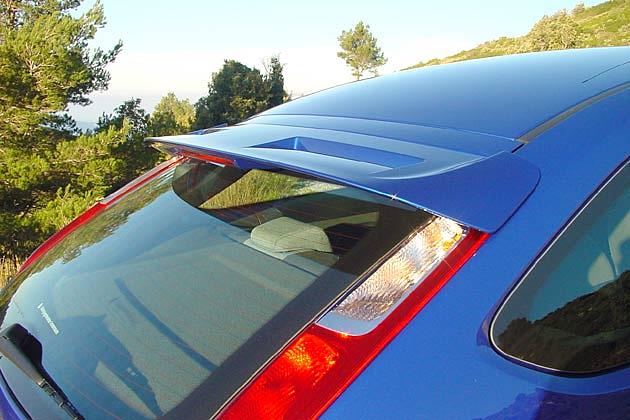 Der Testwagen hatte einen aufpreispflichtigen, größeren Spoiler