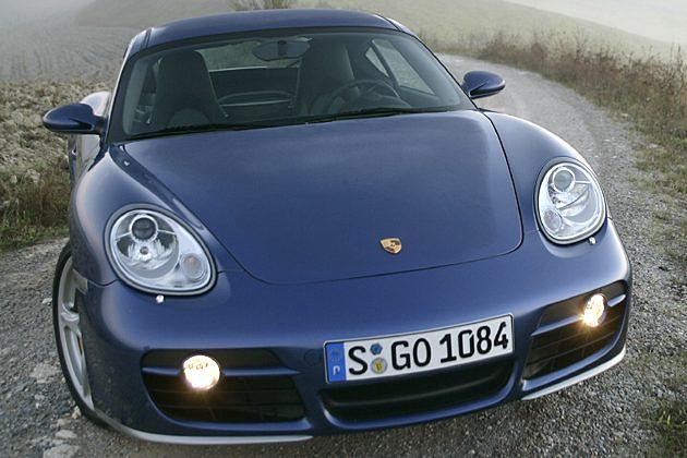 Der Cayman trägt die Scheinwerfer der aktuellen Boxster-Baureihe