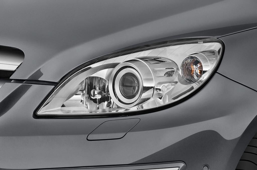 Mercedes B-Class (Baujahr 2011) - 5 Türen Scheinwerfer