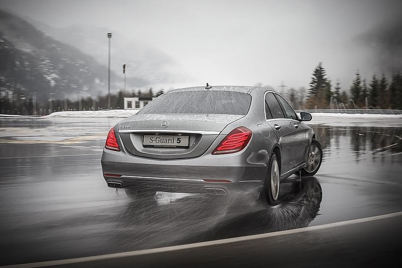 Mercedes Fahrertraining für Panzerlimousinen
