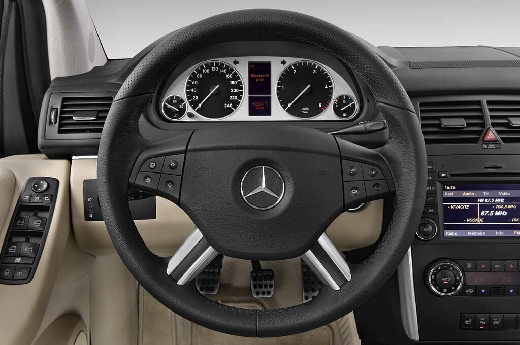 Mercedes B-Class (Baujahr 2011) - 5 Türen Lenkrad