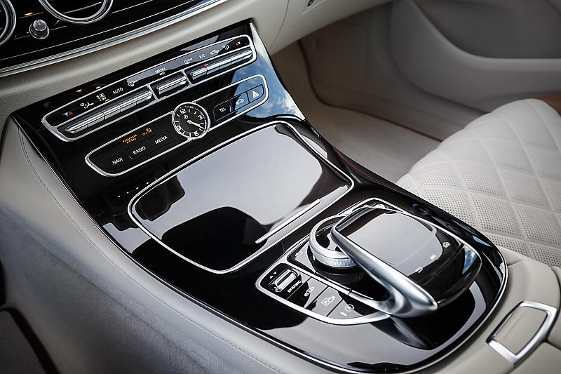 Mercedes E 220d - die Bedienung in der Mittelkonsole ist verbesserungswürdig