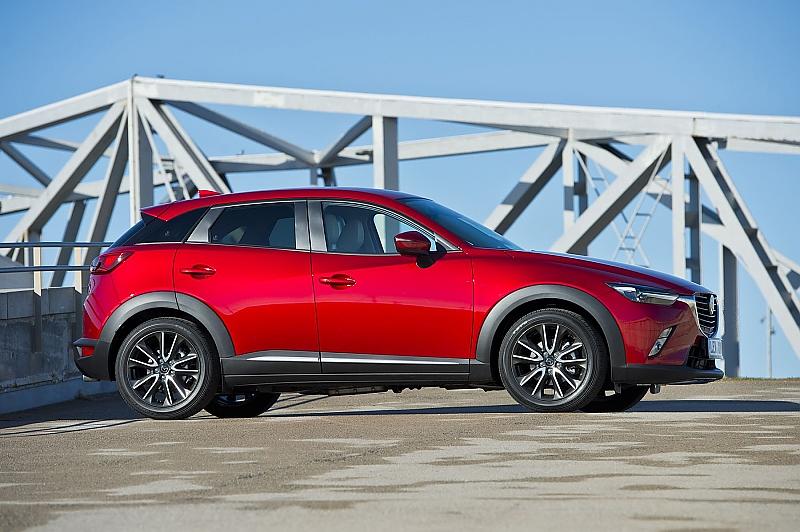 Der Mazda CX-3 kostet mit Allrad und 105 PS ab 26.790 Euro.