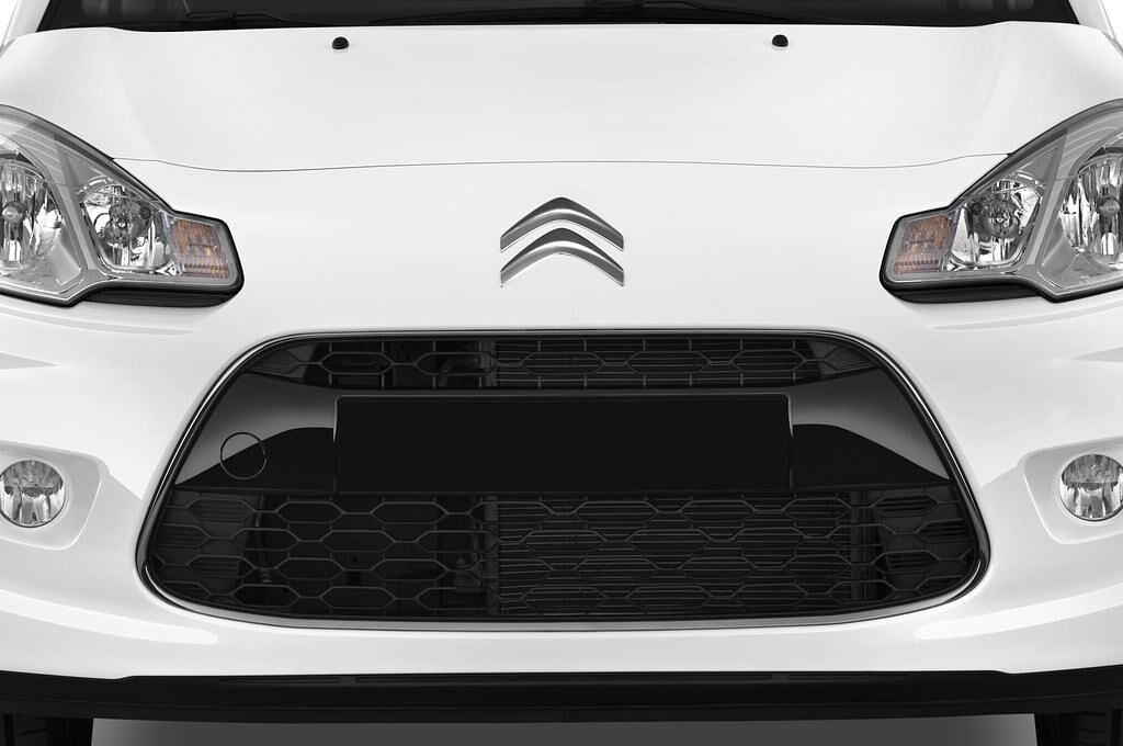 Citroen C3 (Baujahr 2010) Exclusive 5 Türen Kühlergrill und Scheinwerfer