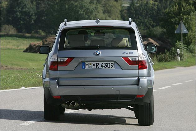 Mit Doppelrohr-Auspuff: Der BMW X3 3.0sd