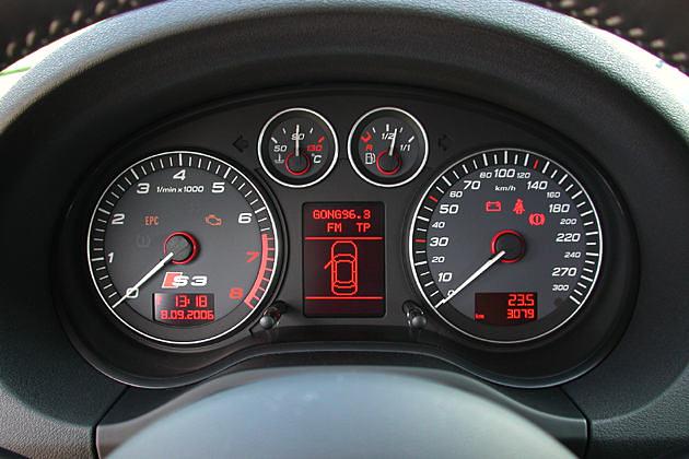 Viel versprechend: DerTacho geht bis 300 km/h
