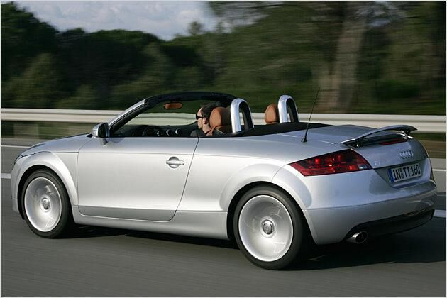 Die V6-Varianten rollen auf 17 Zoll großen Felgen