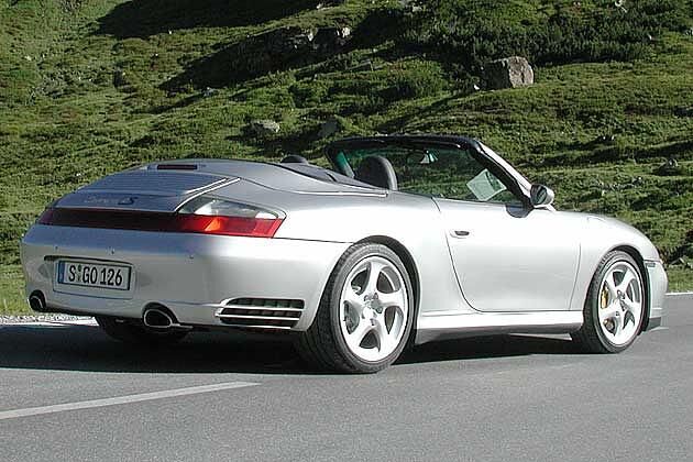 Serienmäßig gibt es den 911 Carrera 4S mit 18-Zoll-Leichtmetallfelgen