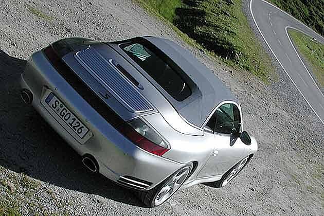 Auch geschlossen macht das 911er-Cabriolet eine sehenswerte Figur