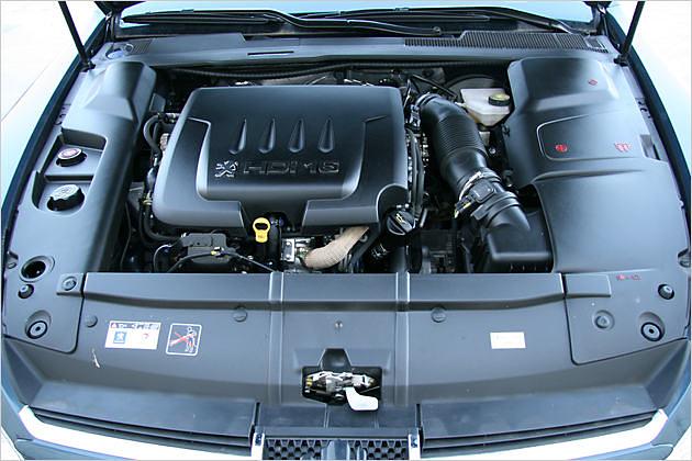 Unter der Haube werkelt der 170 PS starke HDi-FAP-170-Bi-Turbo-Diesel