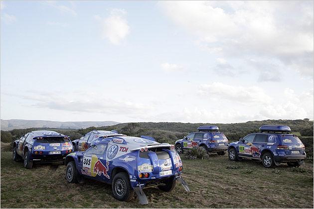 Links die Harten, rechts die auch nicht Zarten: Race-Touareg und Service-Touareg