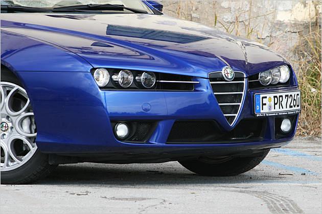 So böse und charmant zugleich kann nur ein Italiener schauen
