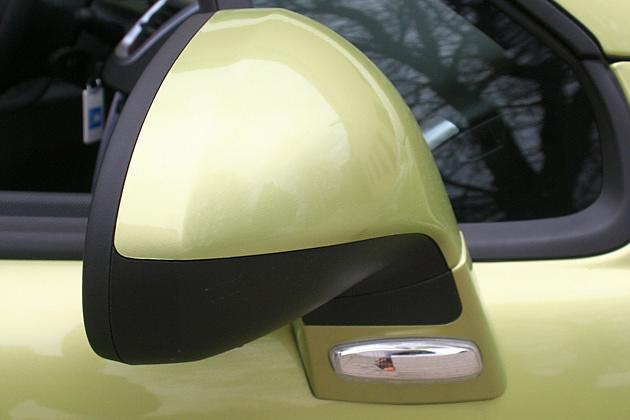 Die seitlichen Blinker befinden sich unten an den Außenspiegeln