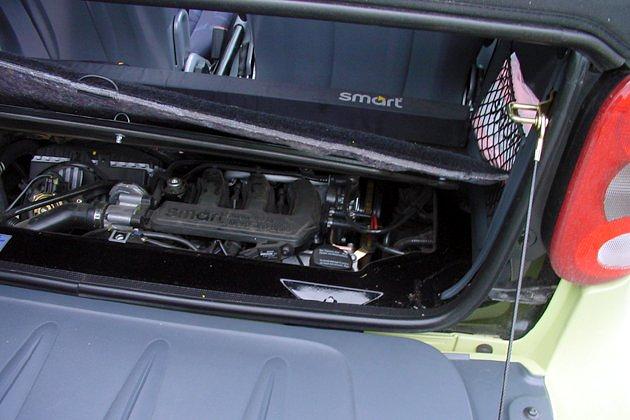 Heckmotor: Das Aggregat sitzt unter der Laderaumverkleidung